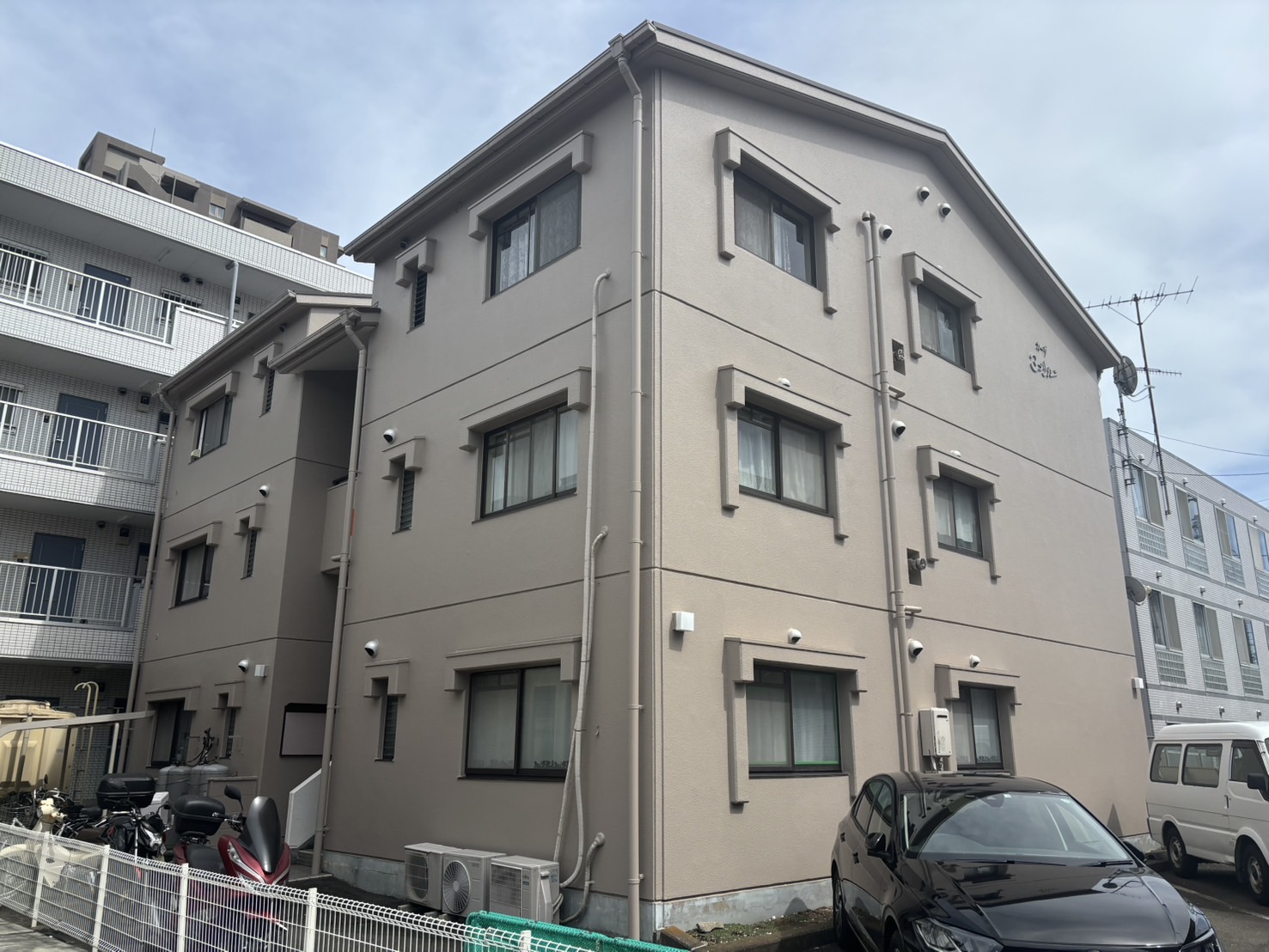 厚木市アパート塗装工事_before after