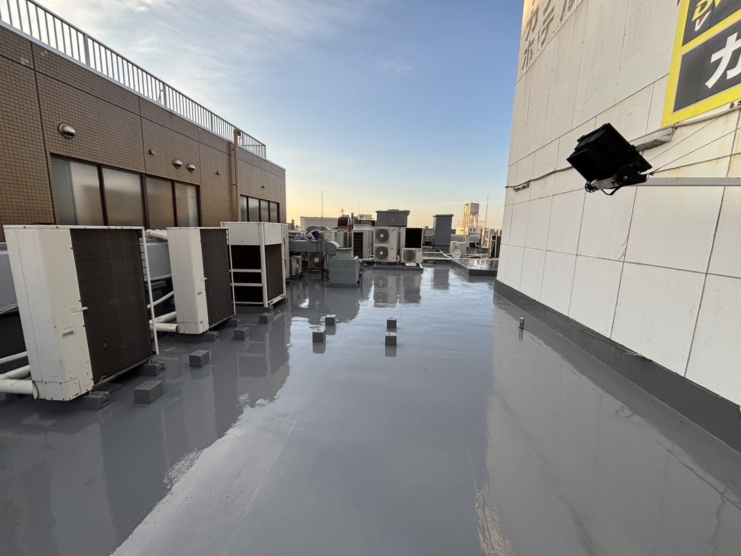 津田沼駅前ビル屋上防水工事_before after